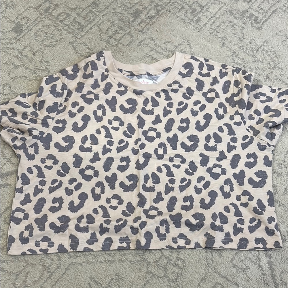 ✨Colsie Leopard Print Crop Top